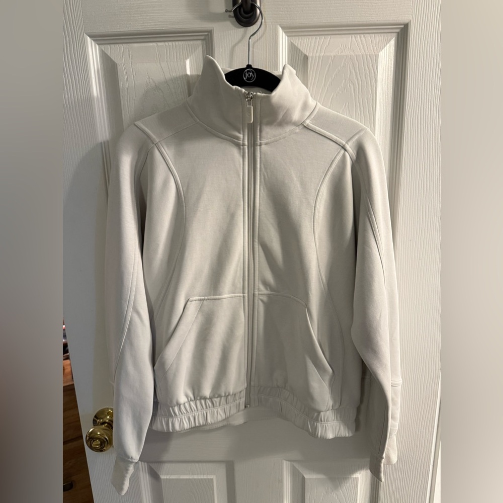 Lululemon Softstreme Jacket in Bone size 6